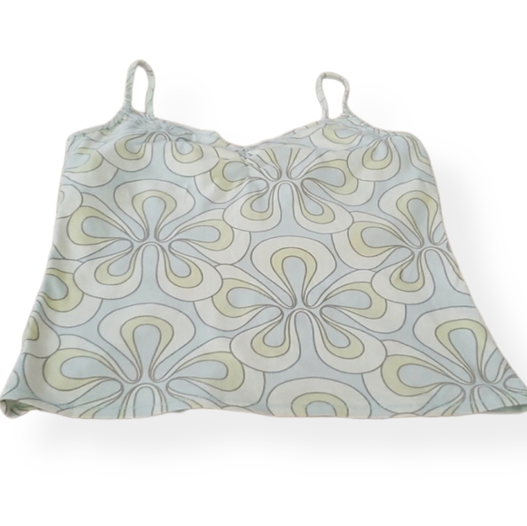 GAP Tops - GAP woman's tank top with built in bra